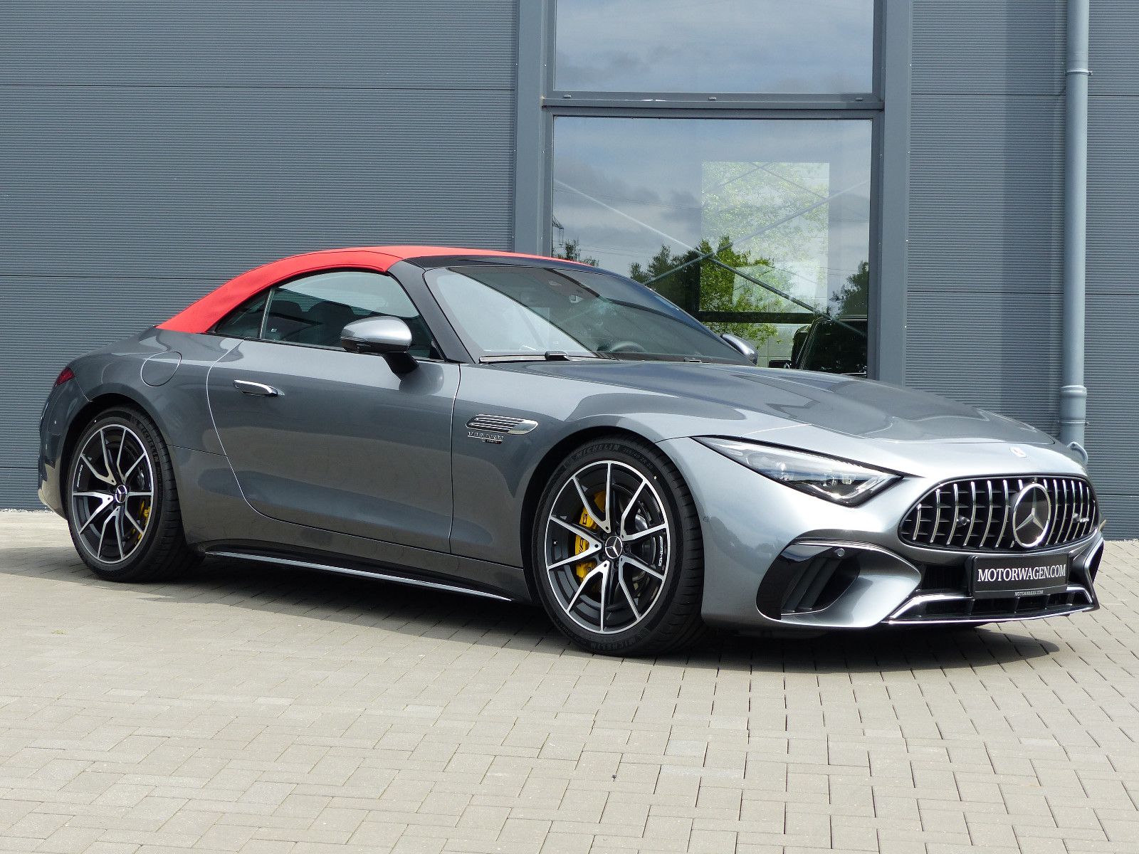 Fahrzeugabbildung Mercedes-Benz SL 63 AMG 4MATIC+ *4000 KM*