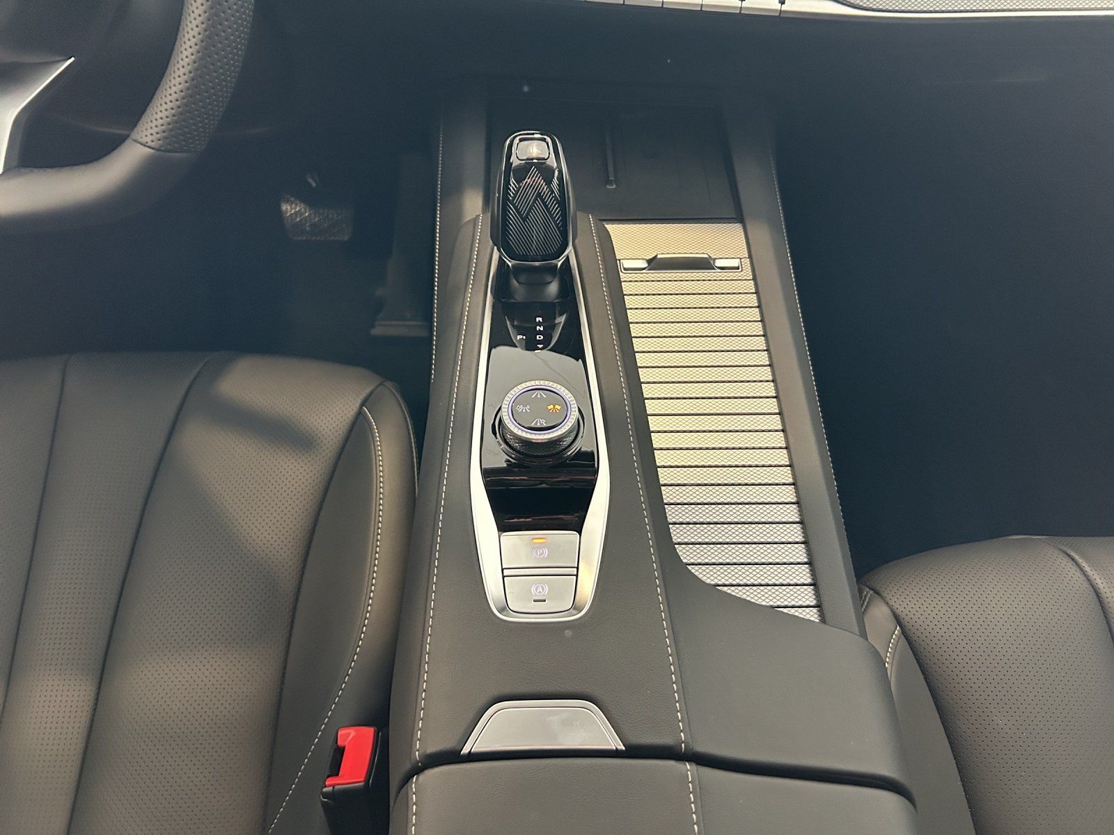 Fahrzeugabbildung MG MG S9 PHEV Luxury 7 Sitzer