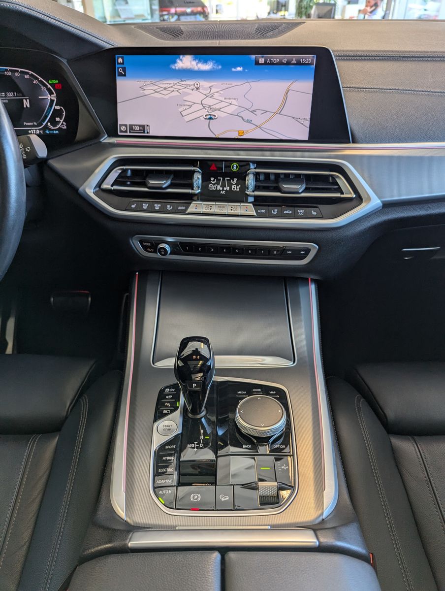 Vehicle illustration BMW X5 45 e xD M-Sport Pano Air Assist+ ACC 20&quot;