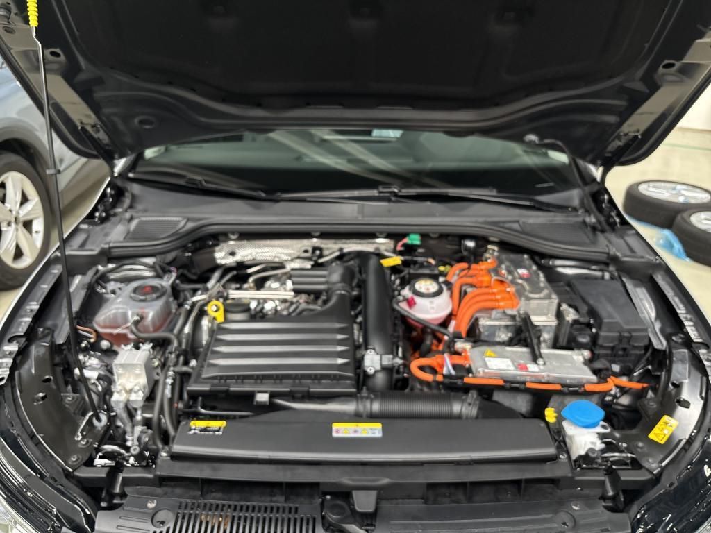 Volkswagen Golf Style 1.4 electric/TSI eHybrid 150kW 6-Gang