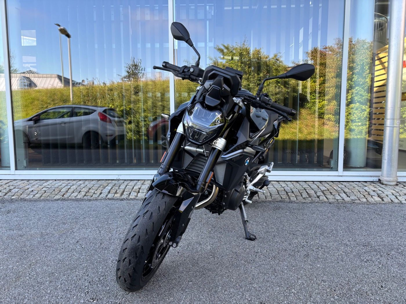 Fahrzeugabbildung BMW F 900 R Triple Black 2 Pakete
