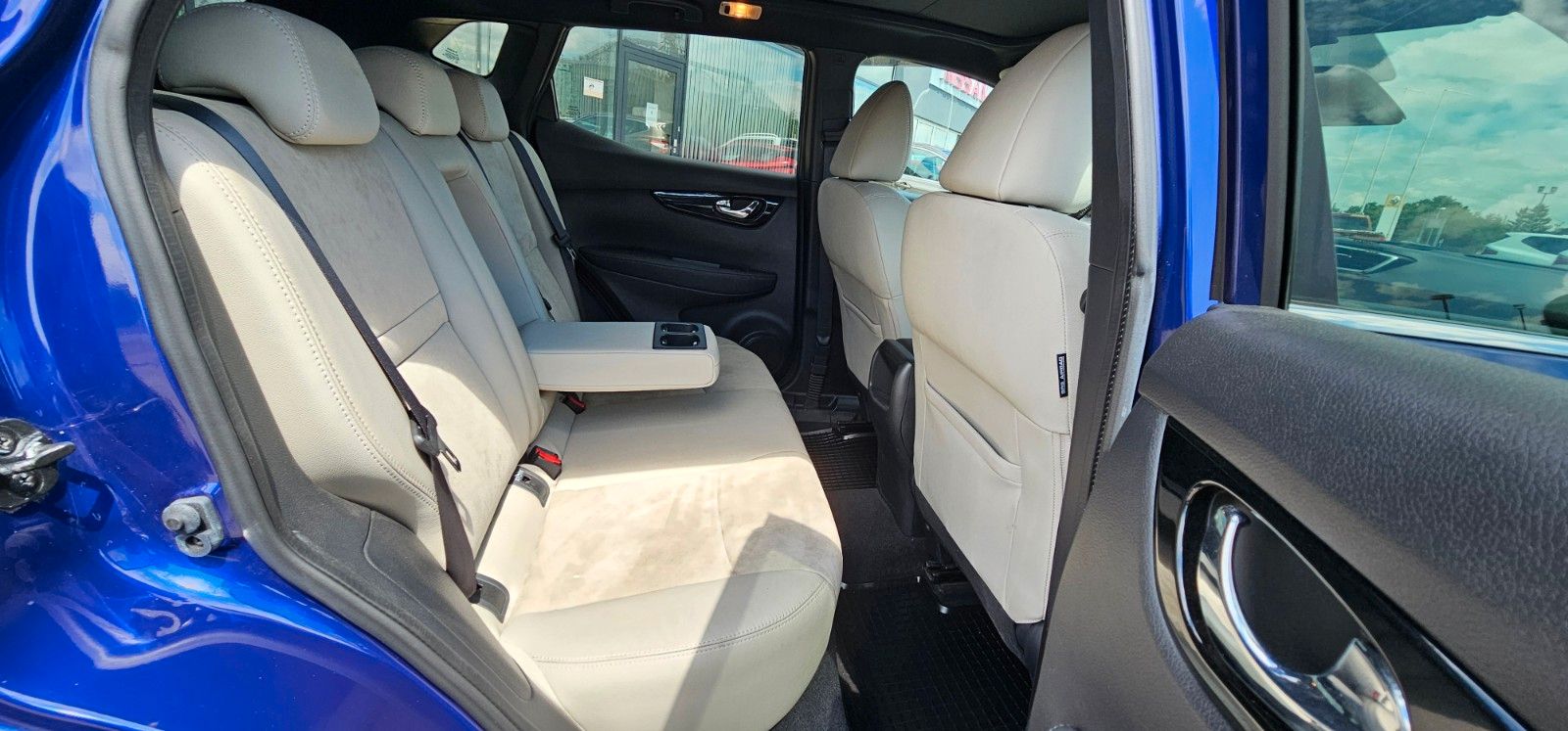 Fahrzeugabbildung Nissan Qashqai Tekna Panoramadach