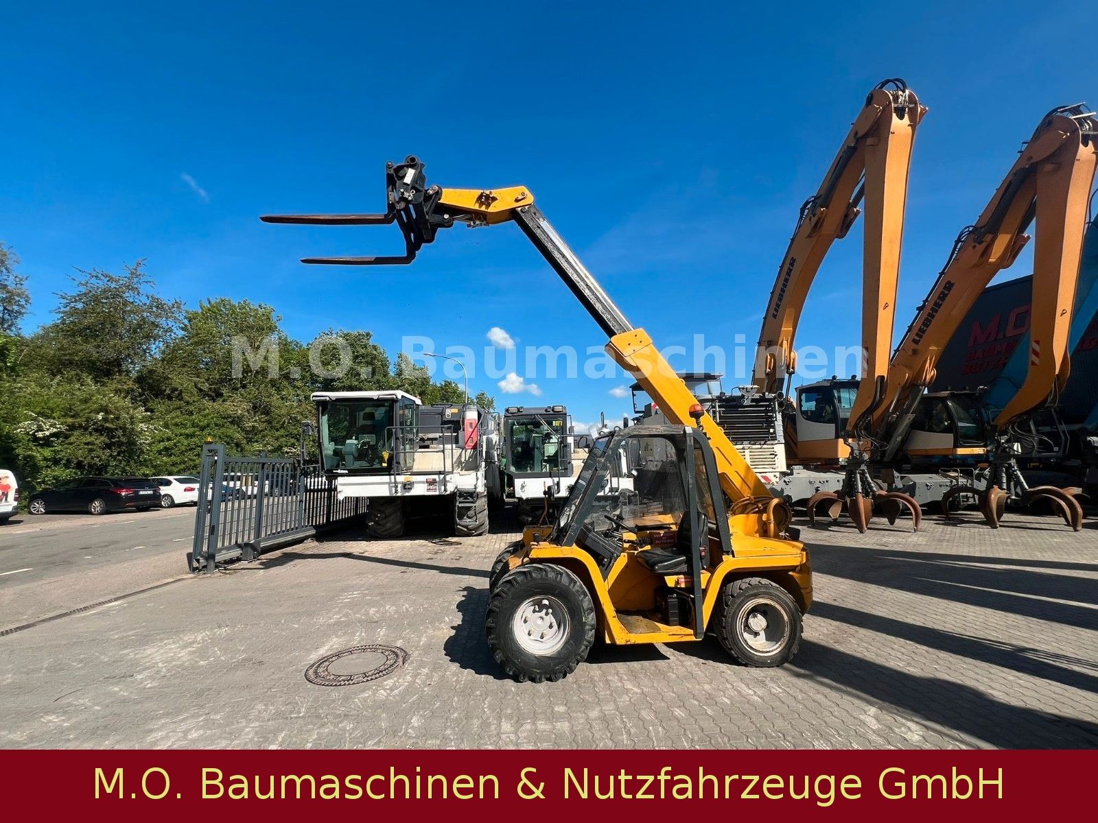 Fahrzeugabbildung Manitou BT 420 / SW /Gabel / 2 t / 4m / 4x4 /