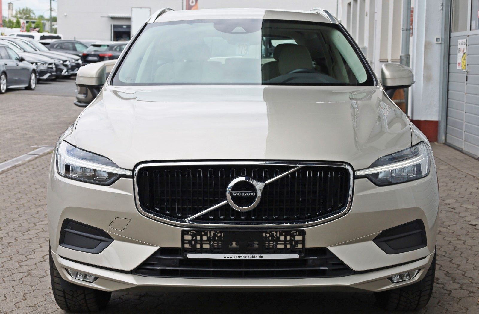 Fahrzeugabbildung Volvo XC60 Momentum Pro Leder,Navi,LED,SH,IntelliSafe
