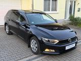 Volkswagen Passat Variant 1.6TDI Comfortl./AHK/NAVI/2.HAND - VW Passat Variant in Karlsruhe