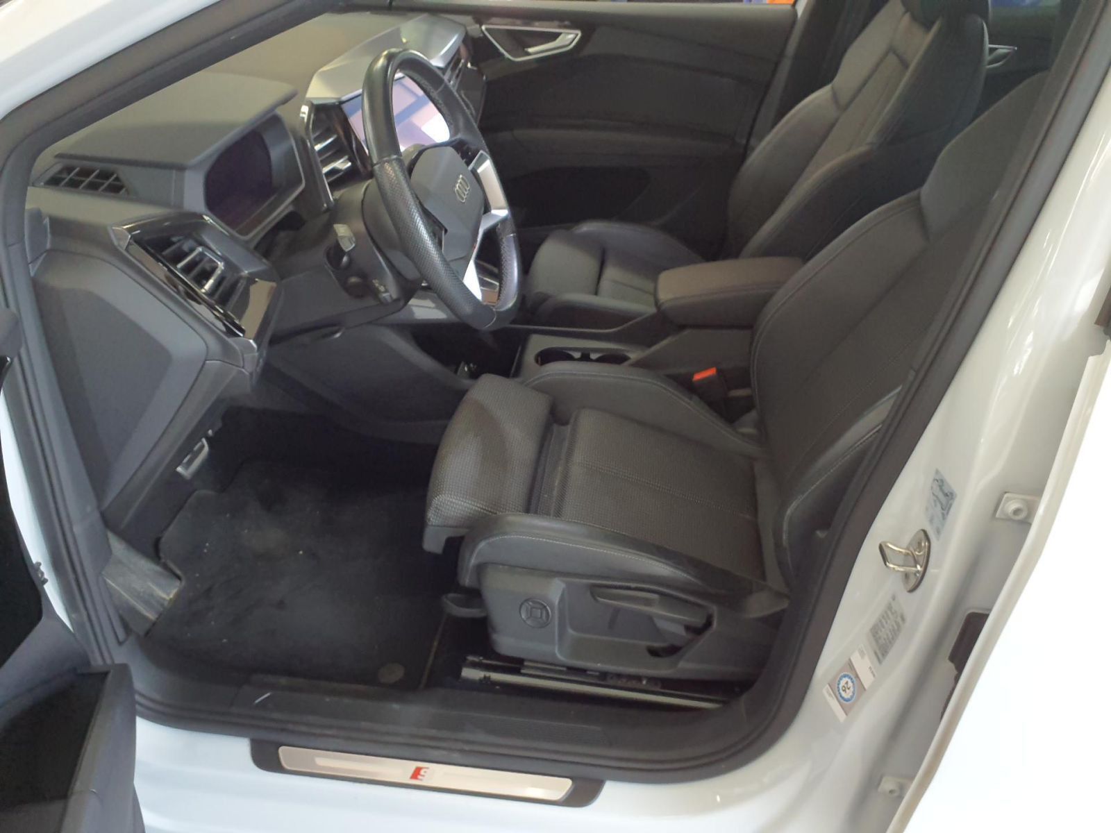 Audi Q4 SB 40 e-tron S line Matrix Kamera Carplay imagem 3