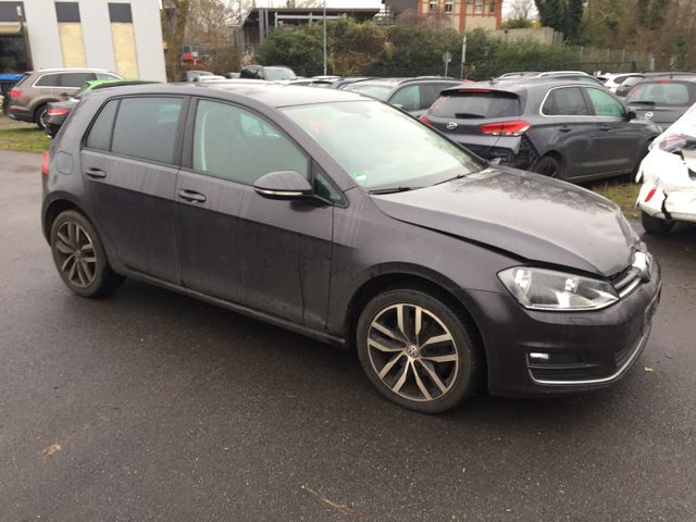 Volkswagen Golf    1,6  Lounge BMT