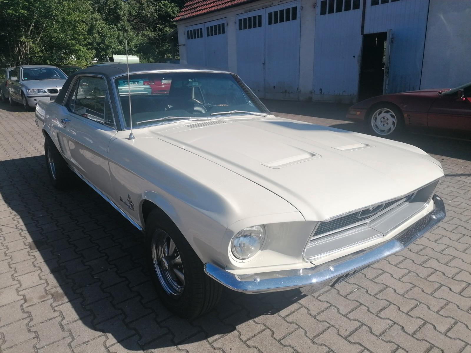 Ford Mustang V8 Aut. - C-Code / Vinyldach / Servo