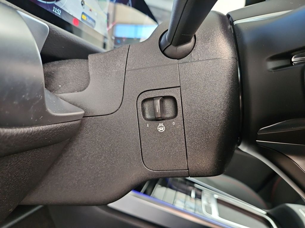 Fahrzeugabbildung Mercedes-Benz GLB 180 AMG Night AHK Distronic+ LED SHZ KeyLess