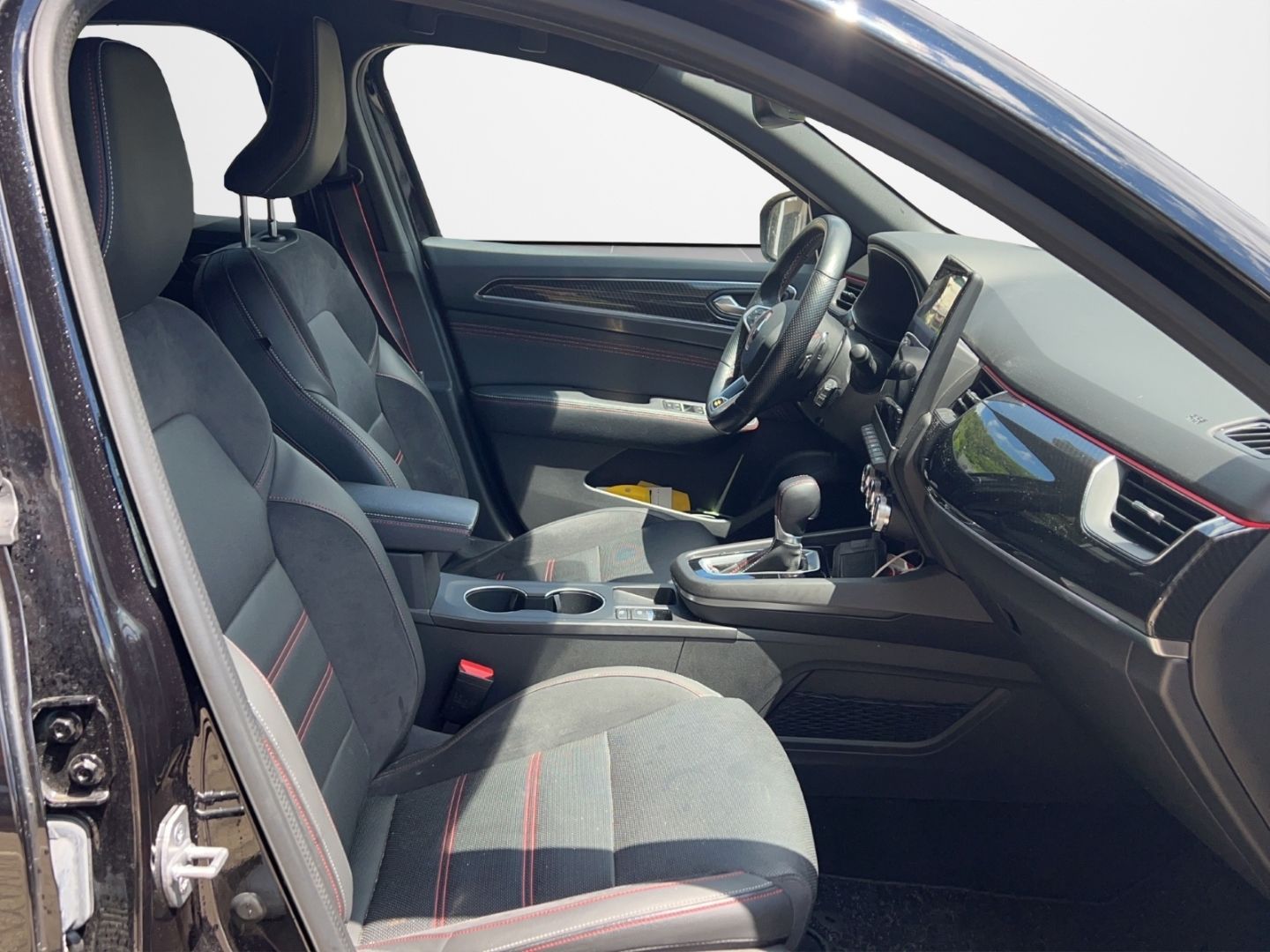 Fahrzeugabbildung Renault Arkana R.S. Line 1.3 TCe 160 EDC AHK Mild-Hybrid