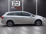 Toyota Avensis Kombi*AUTOMATIK+AHK+NAVI+KAMERA+KEYLESS* - silberne Toyota Avensis