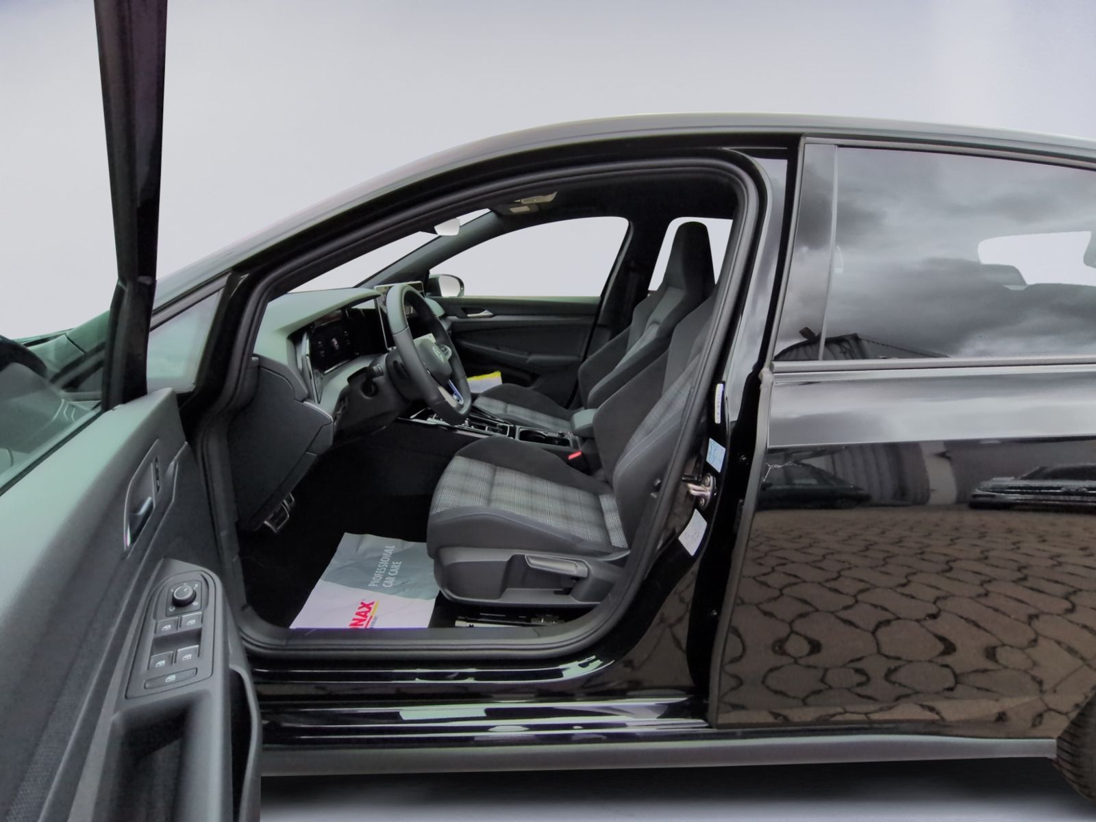 Golf VIII GTE 1.5 TSI Hybrid NAVI+LED+SHZ+AHK