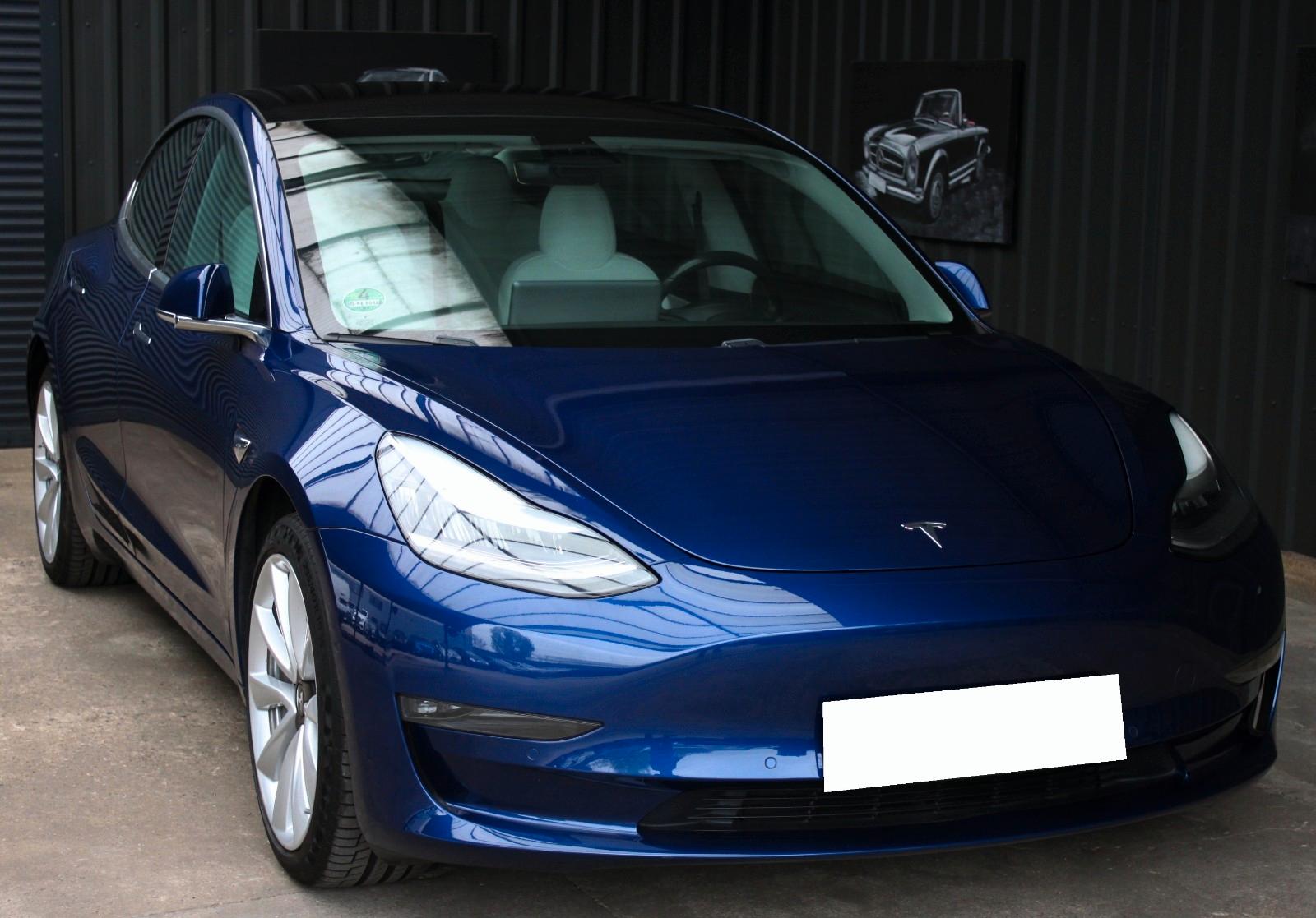 Tesla Model 3, Long Range, AWD, Boost 1. Hand
