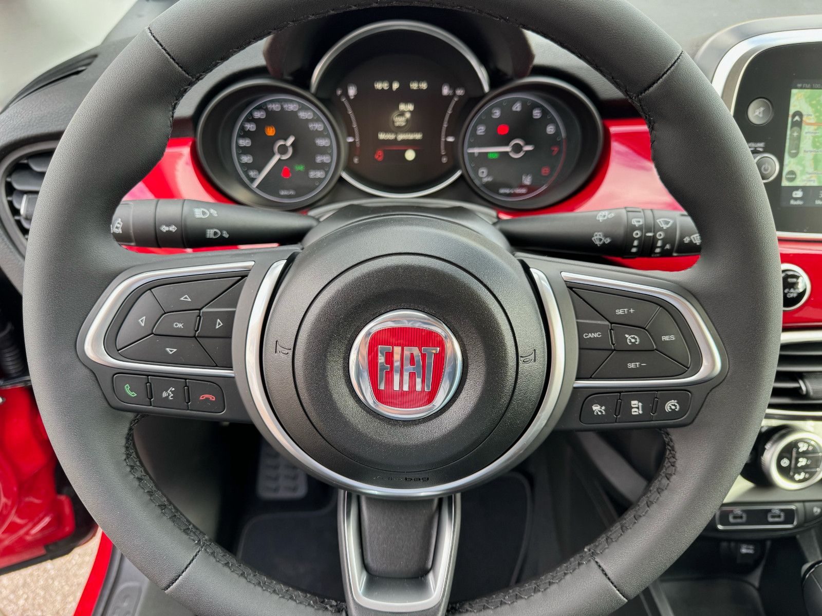 Fahrzeugabbildung Fiat 500X Red Hybrid Automatik