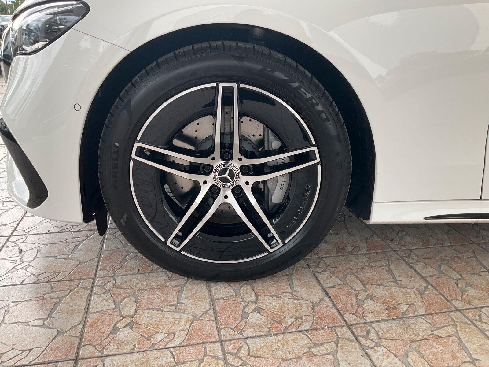 Mercedes-Benz E 220 d 4M T AMG Line/Distronic/Digital/Kamera