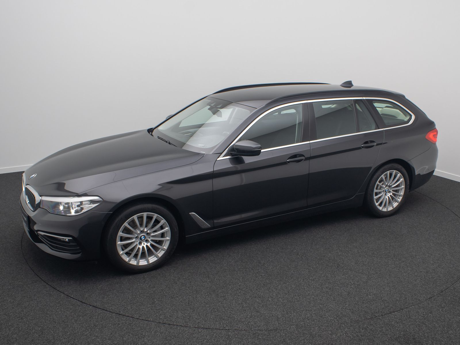 Fahrzeugabbildung BMW 520d Kamera HUD Alarm Geschwindig Sport 18Zoll