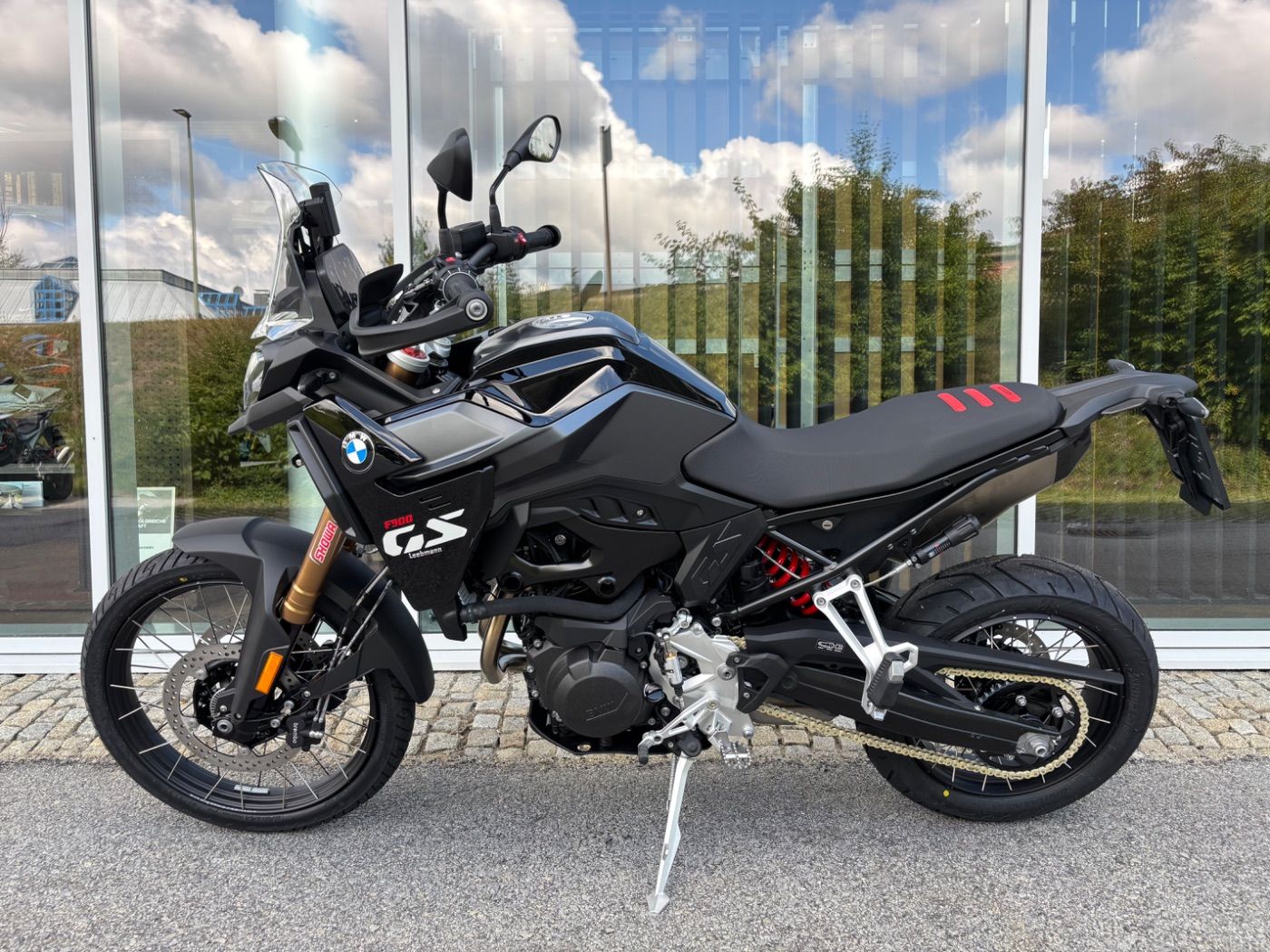 Fahrzeugabbildung BMW F 900 GS Dynamik Enduro-Paket Pro