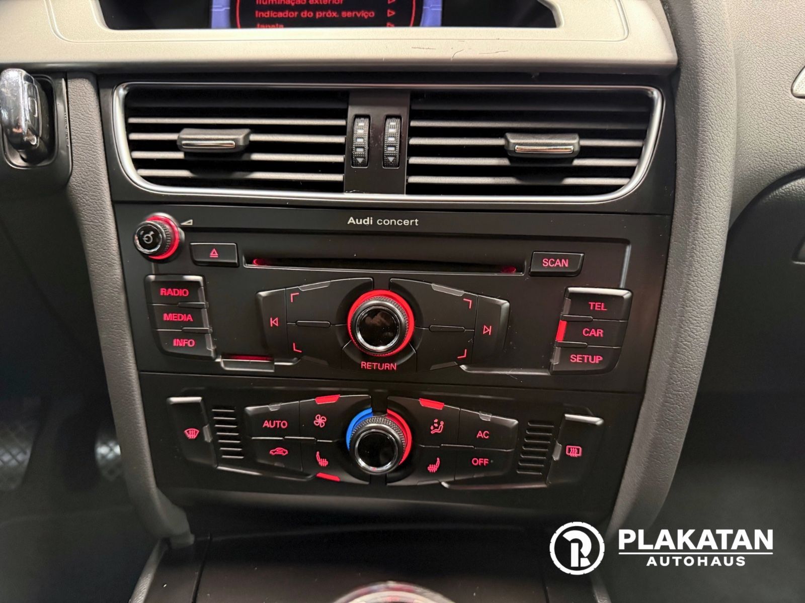 Fahrzeugabbildung Audi A4 Avant Ambition EXPORT