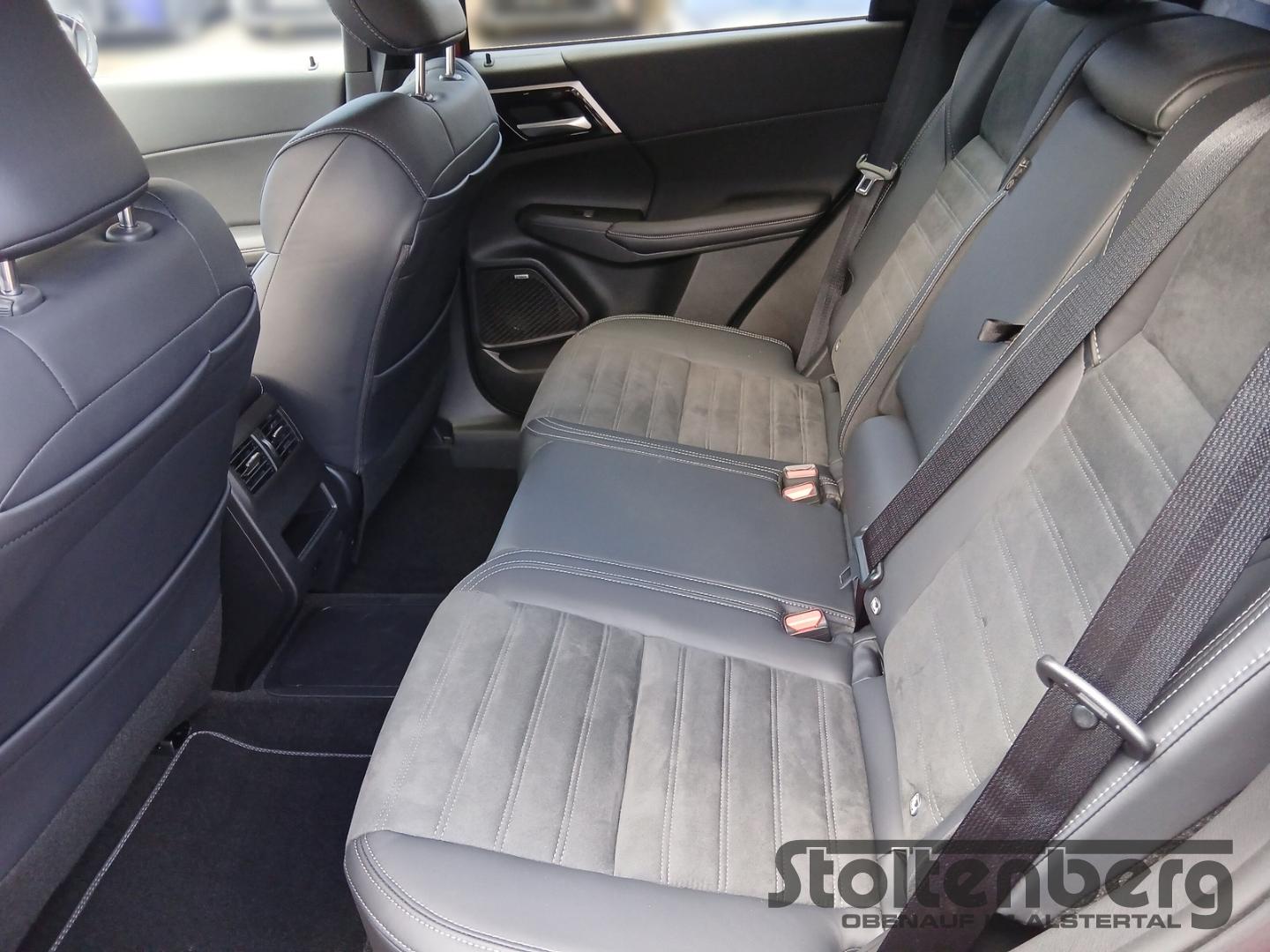 Mitsubishi Outlander Intro Edition 2.4 PHEV S-AWC HUD Stand