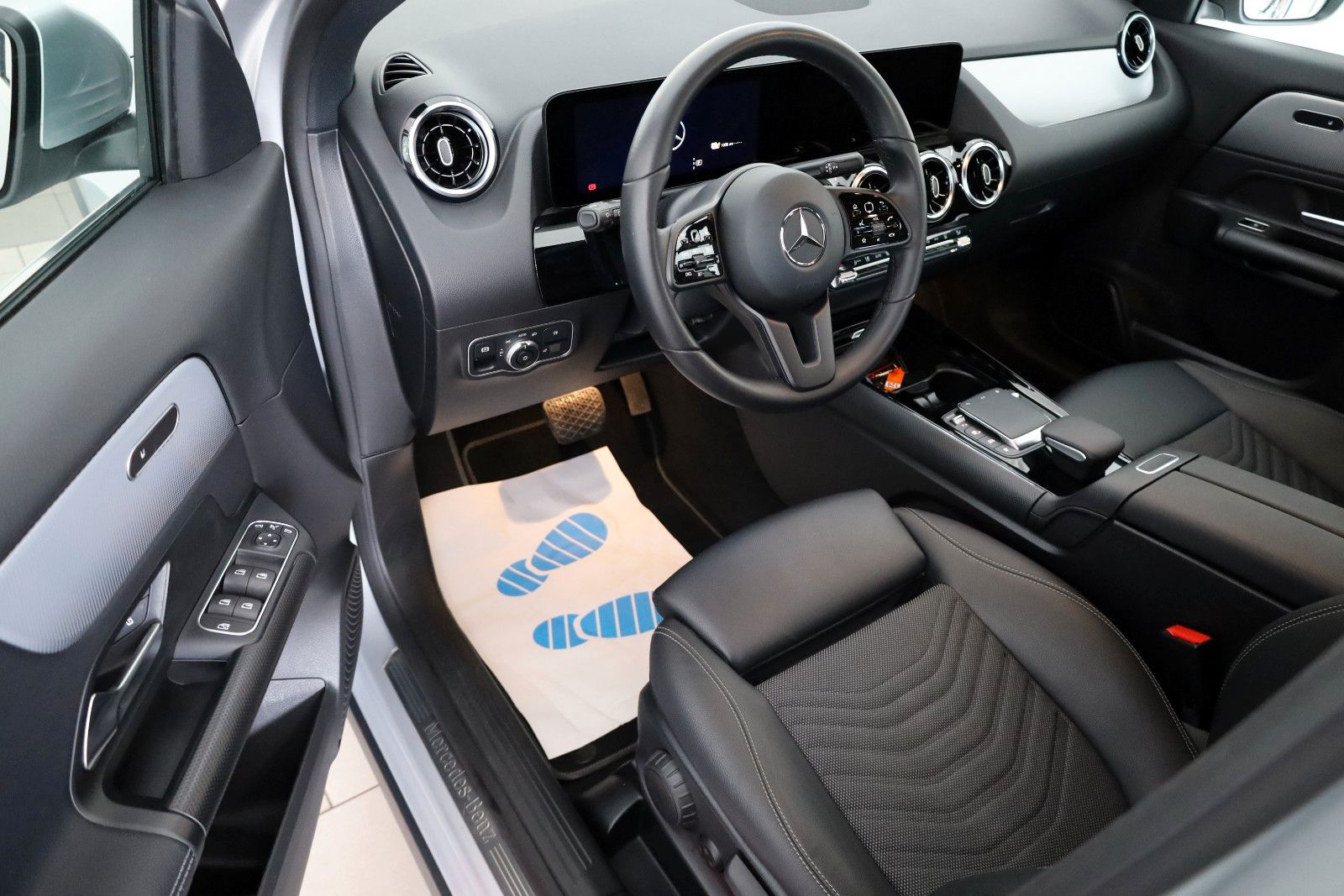 Fahrzeugabbildung Mercedes-Benz GLA 250 e Style, T.Leder,Navi,LED,SH,Kamera,