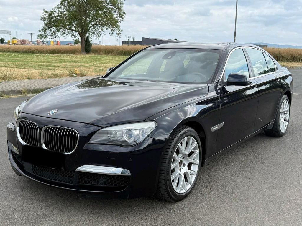 Image of BMW 740