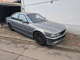 BMW E38 740I 4,4l Individual - BMW 740 mit Benzin-Antrieb: Limousine, 4.4
