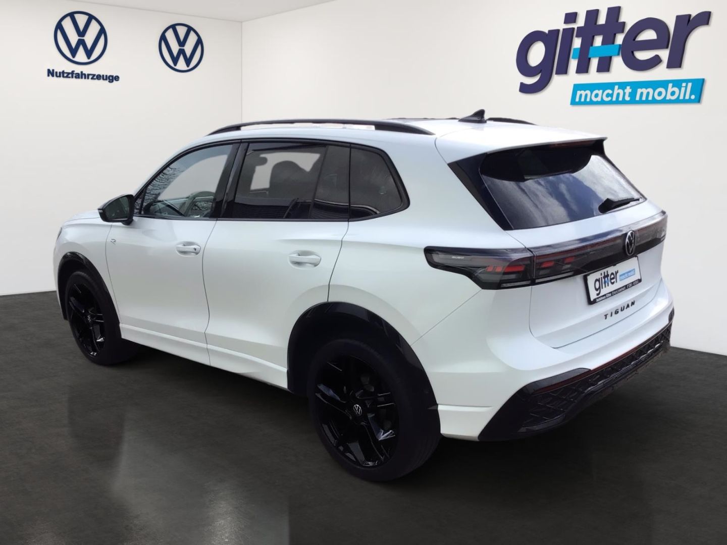Volkswagen Tiguan R-LINE 4M BLACKSTYLE MATRIX HEADUP PANNO foto 4