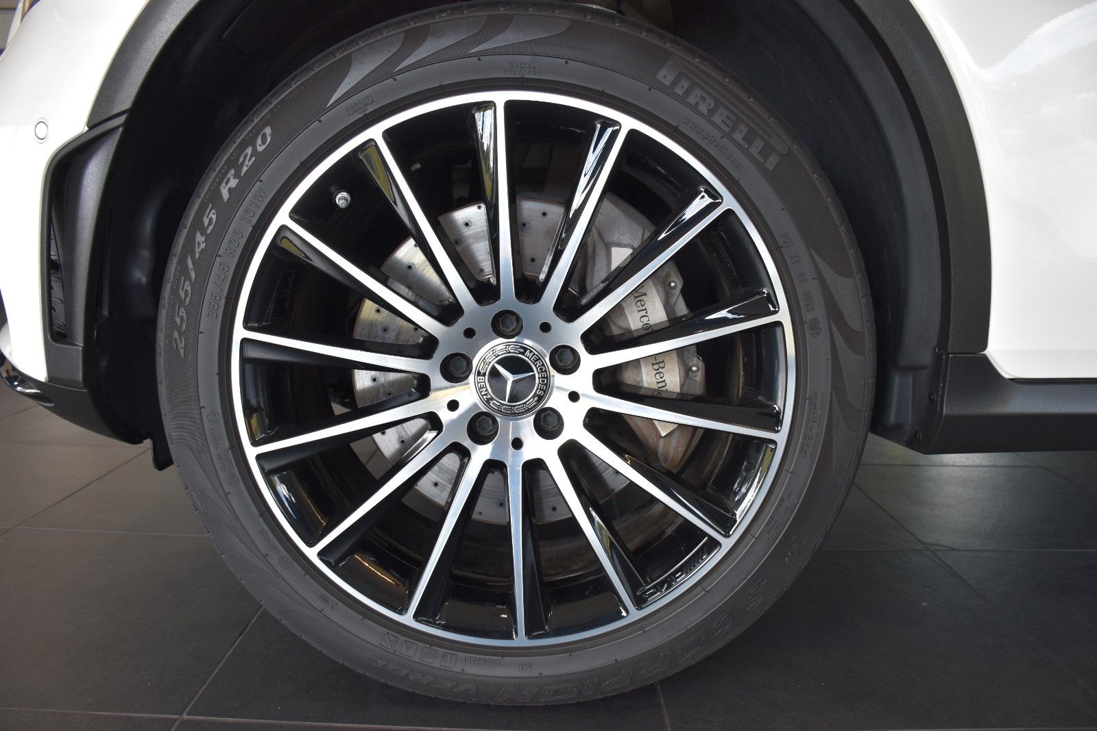 Mercedes-Benz GLC 300 de 4Matic 9G AMG LINE PANO AHK LED NIGHT foto 8