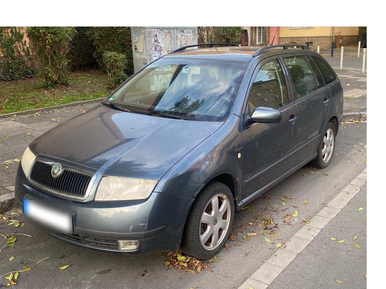 Skoda Fabia 2004 — rear view
