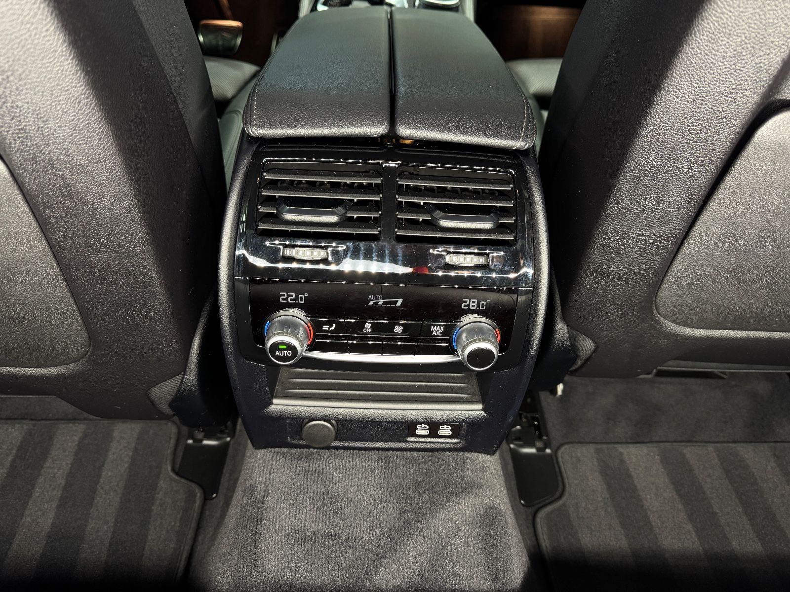 Fahrzeugabbildung BMW 520d xDrive M Sport|HEAD-UP|ACC|LASER|