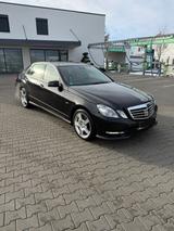 Mercedes-Benz E 500 4Matic Scheckheftge.b.MB*1.Hnd* - gebrauchte Mercedes-Benz E 500 aus dem Jahr 2011