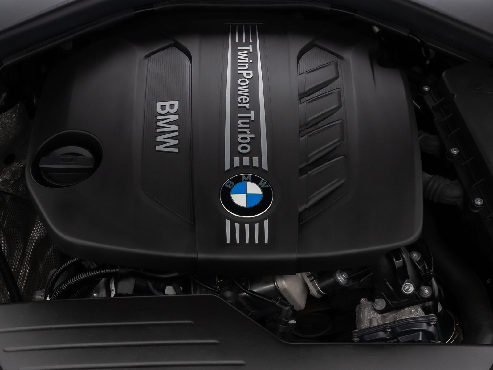 Fahrzeugabbildung BMW 318d GeschwindigReg AHK PDC Lordos NaviBusiness