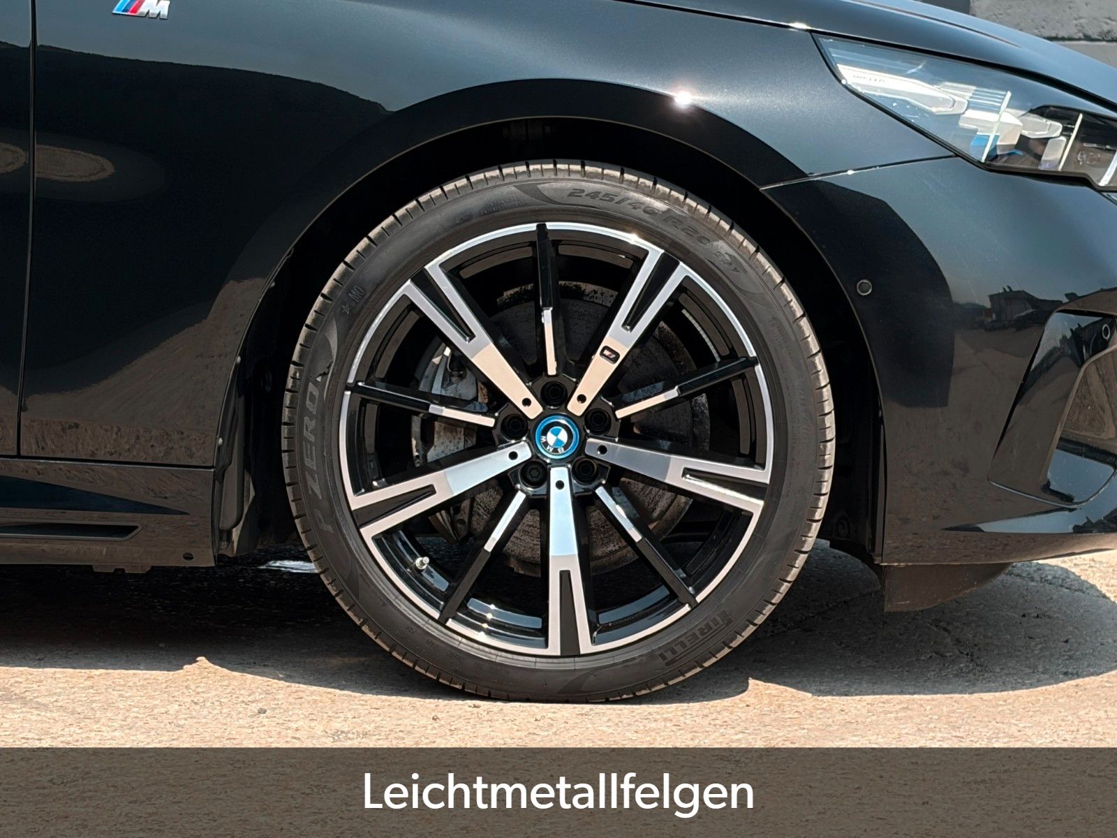 Fahrzeugabbildung BMW i5 eDrive40 Touring M Sport Shadow 360° B&W HuD