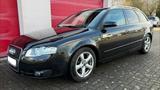 Audi A4 2.0 T FSI S line PS 200-SHZ-NAVI-PDC-GARANTIE
