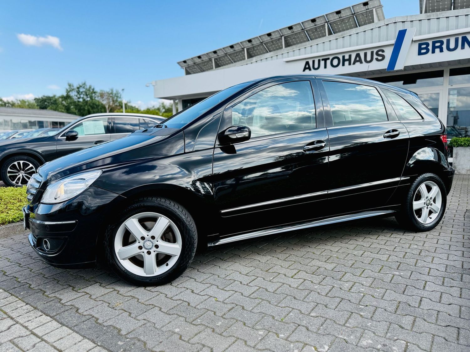 Fahrzeugabbildung Mercedes-Benz B 180 CDI Navi, PTS, AHK abn., Sitzheizung, Chro