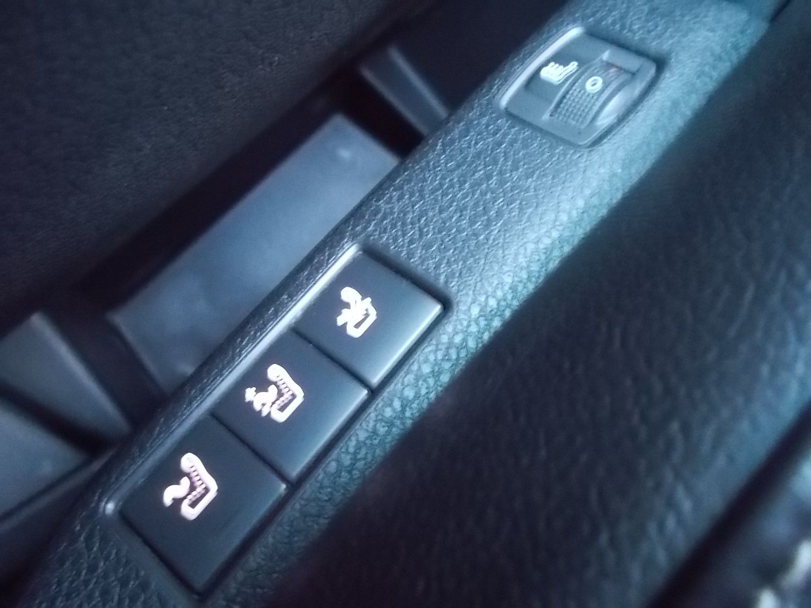 Fahrzeugabbildung Peugeot Traveller 2.0 BlueHDi 145 L2 Allure LEDER + PANO