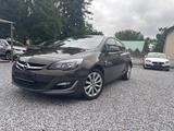 Opel Astra J Lim. 5-trg. Active*Winterpaket*PDC* - Opel Astra: Active