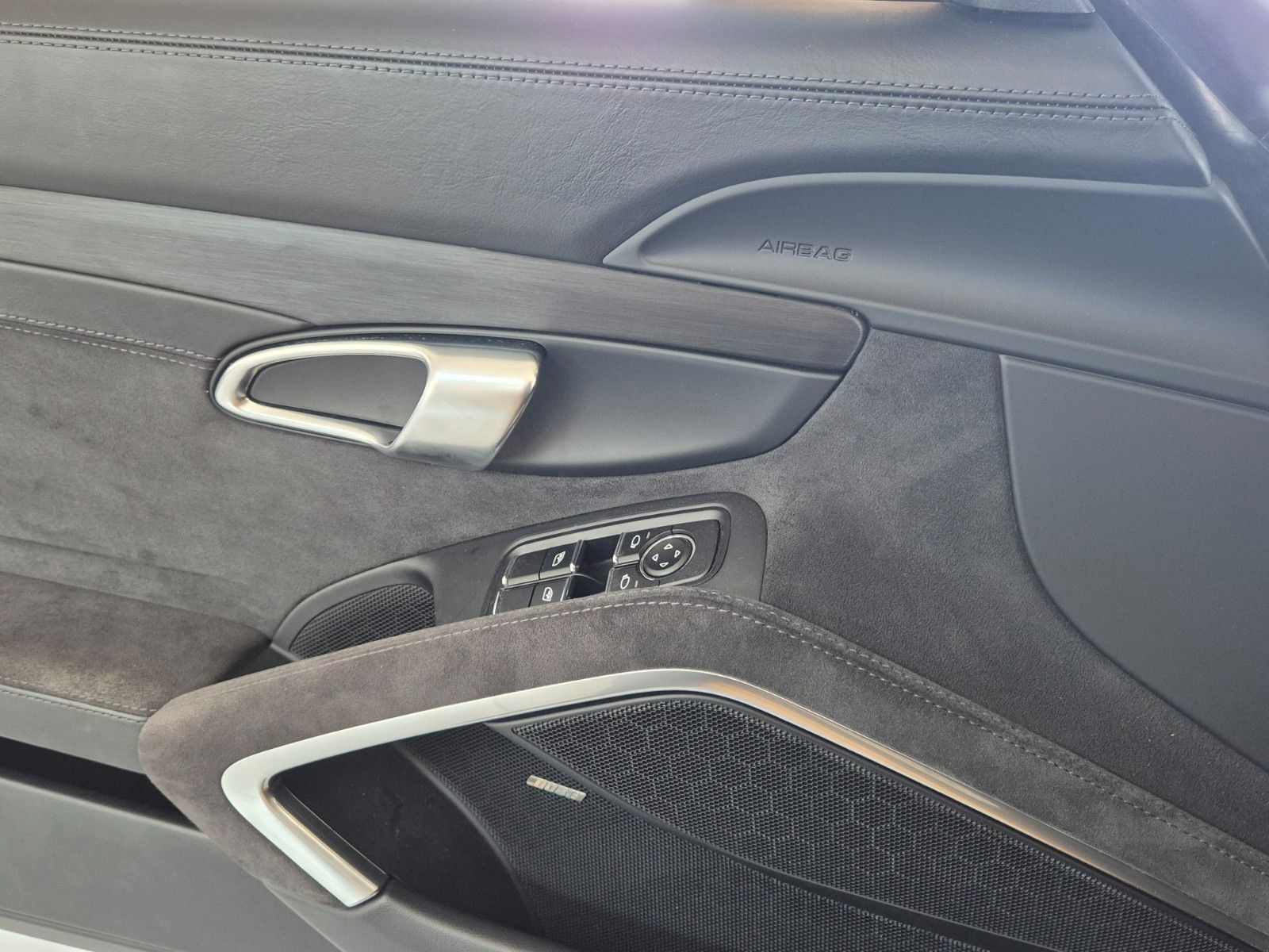 Fahrzeugabbildung Porsche Boxster GTS/Weltweites Farbunikat/Approved 2028