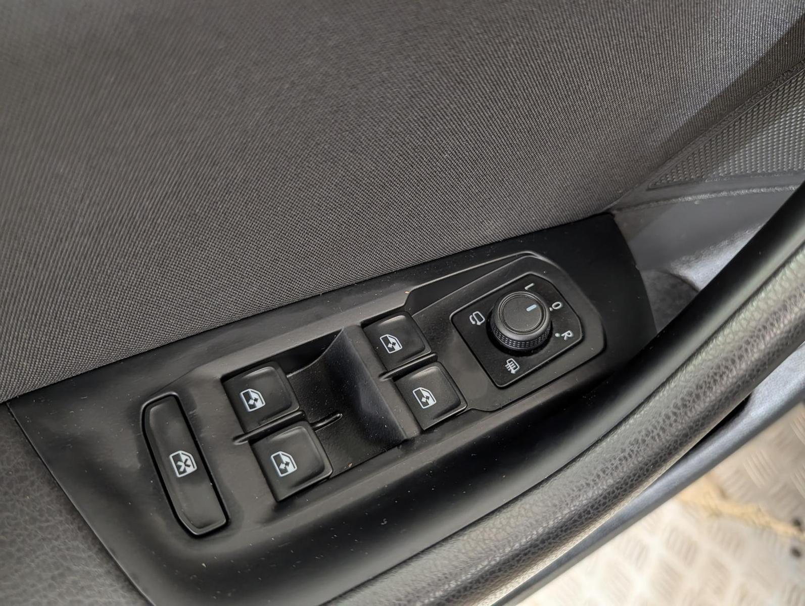 Volkswagen Passat 1.5 TSI DSG Winter LED Navi, миниатюра 14