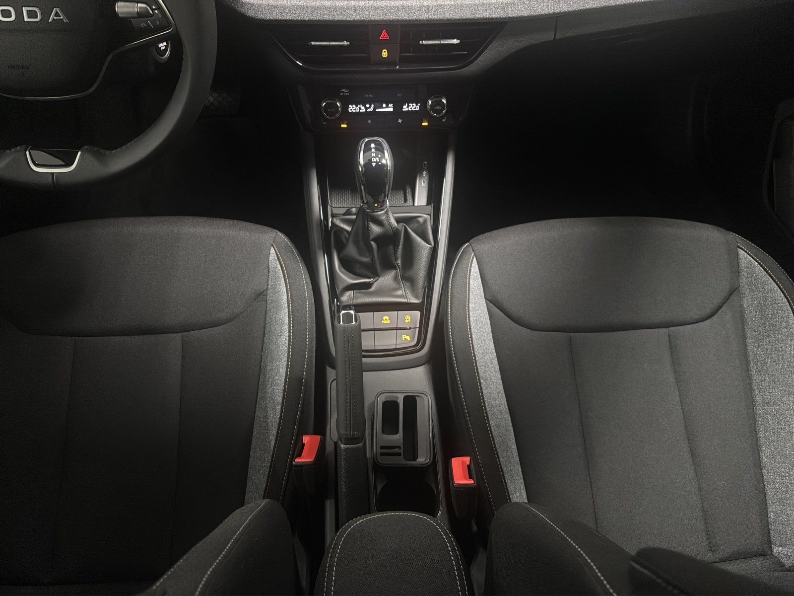 Fahrzeugabbildung SKODA Kamiq Tour 1,0 TSI 85 kW DSG