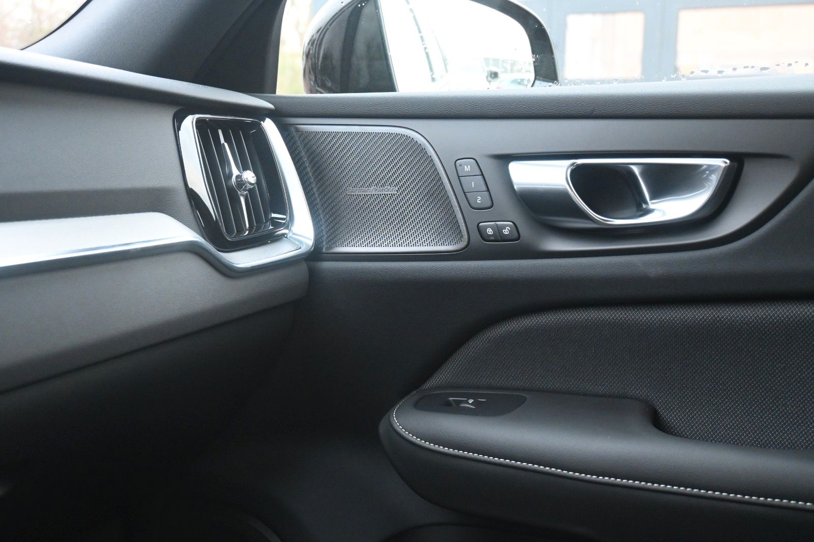 Fahrzeugabbildung Volvo S60 B4 B DSG Plus Dark*STHZG*360°*PANO*ACC*AHK