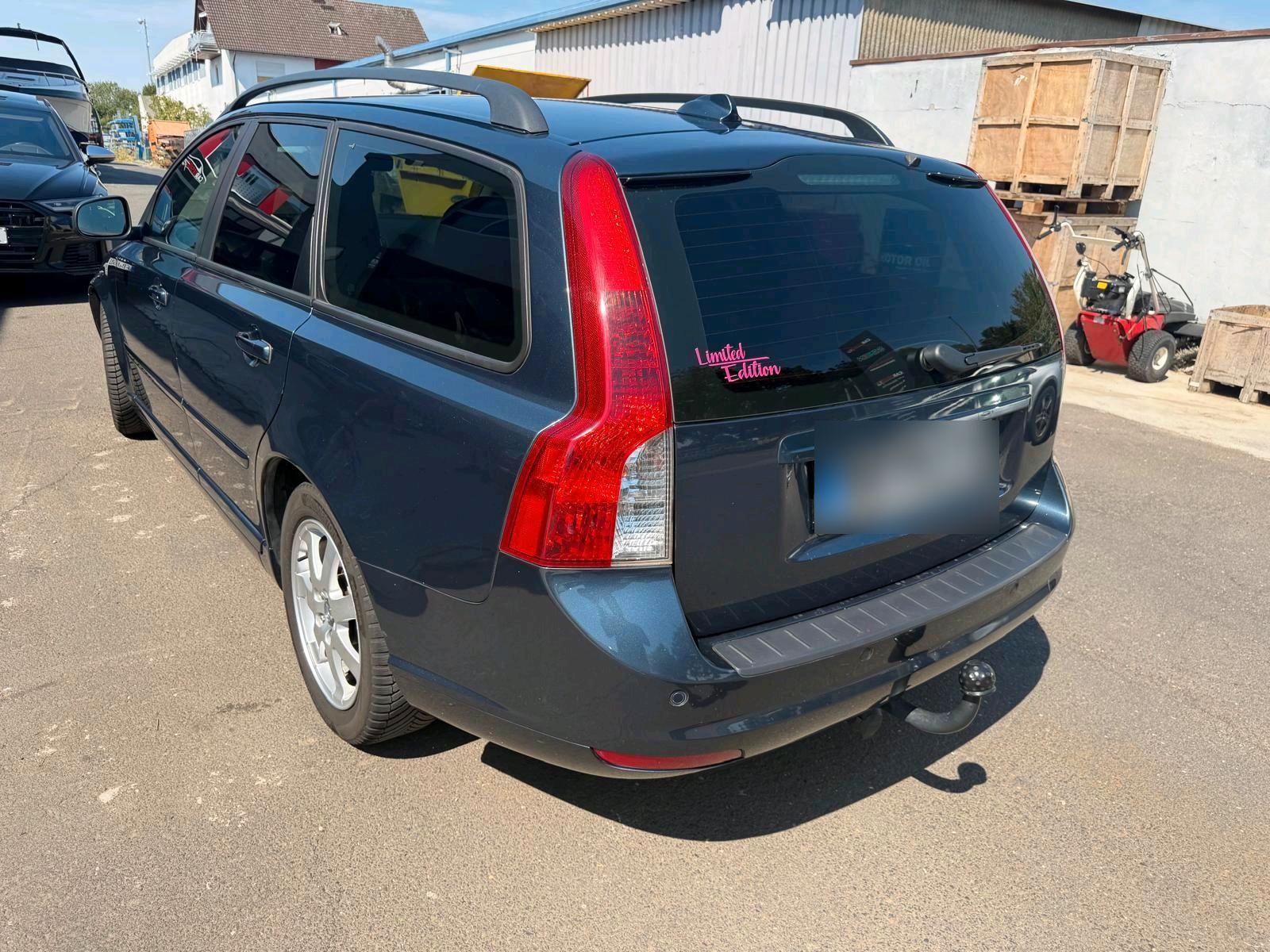 Volvo V50 2011 — photo 8