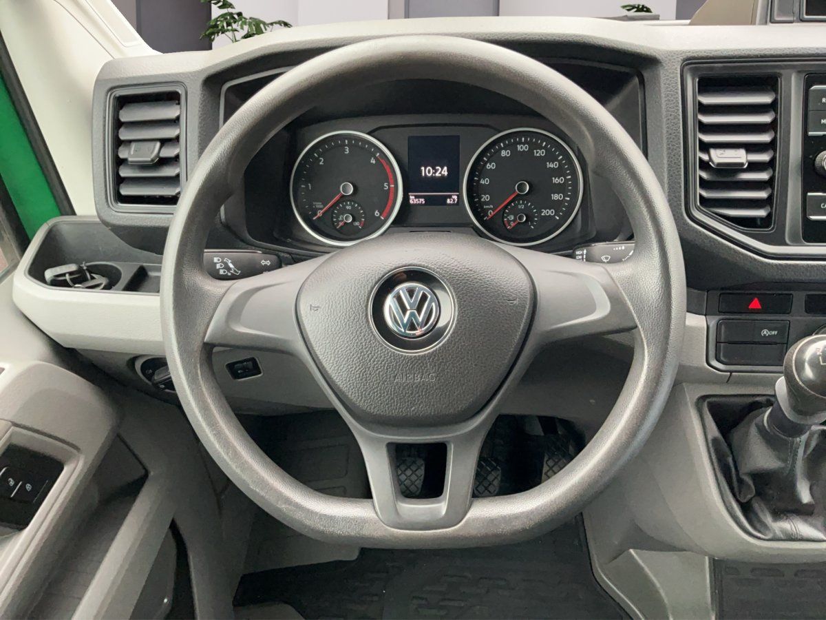 Fahrzeugabbildung Volkswagen Crafter 35 Pritsche 2.0 TDI Langer Radstand AHK