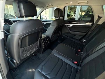 Volkswagen Touareg - 8