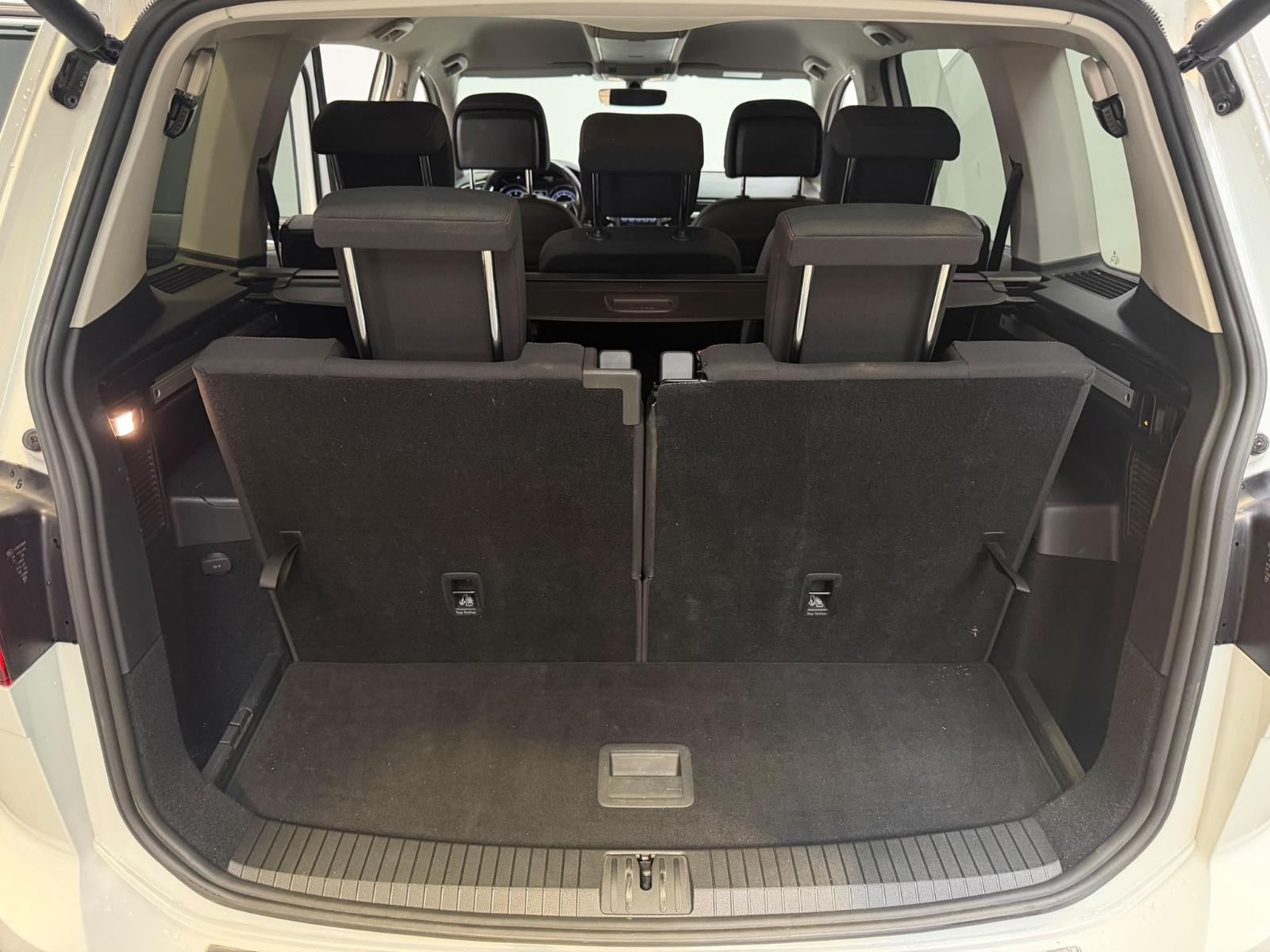 Volkswagen Touran *R-line*7Sitzer*ACC*AHK*R.Kam*