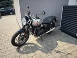 Triumph Street Twin - TRIUMPH STREET TWIN