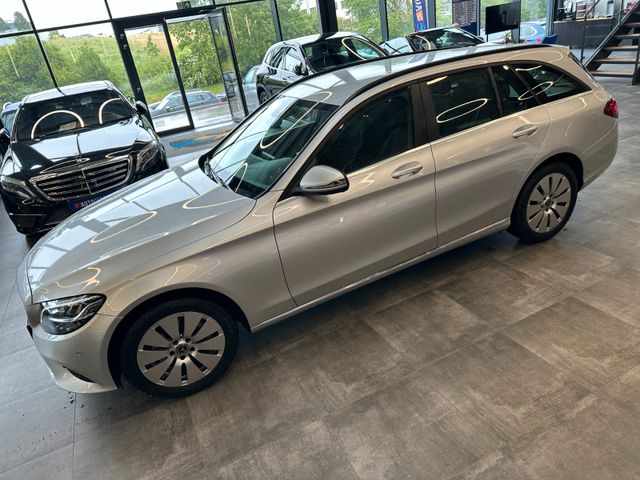 Mercedes-Benz C 220 *Keyless*Memory*PDC*ACC*AHK*SpurHT*NAVI*