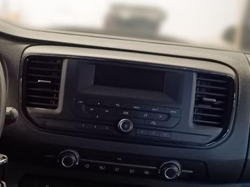 Bild 8 Opel Vivaro DoKa M Edition 6-Sitzer Doppelkabine+PDC+