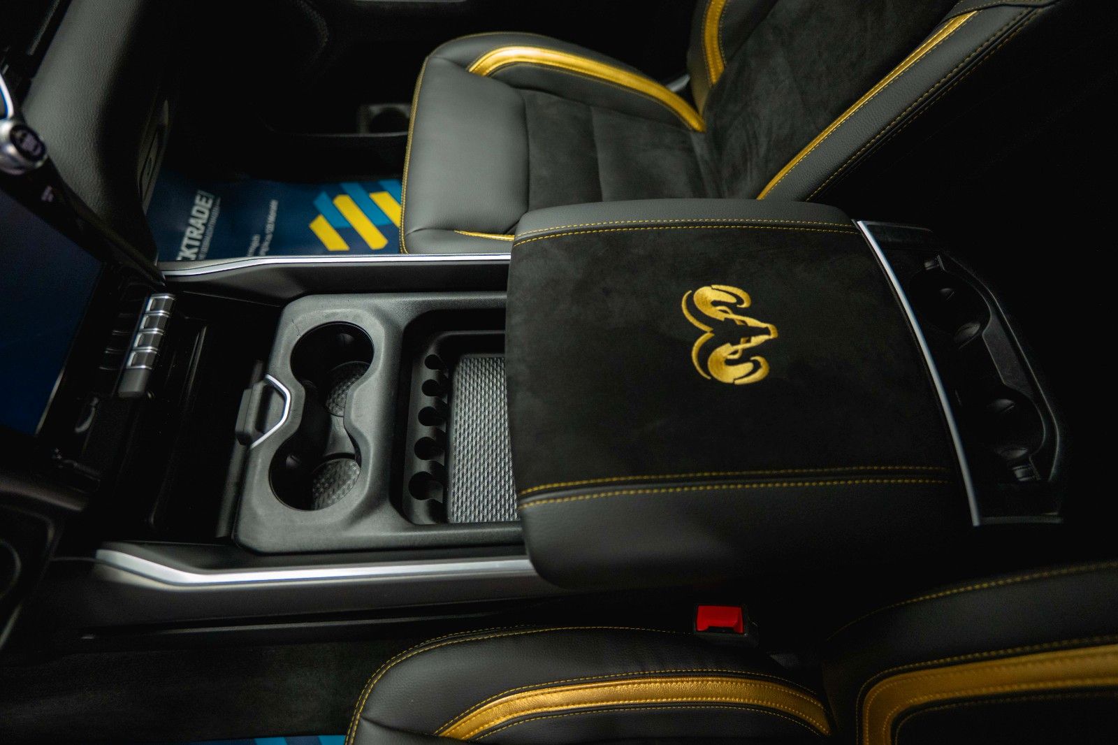 Fahrzeugabbildung Dodge RAM 5.7 V8 HEMI 4x4 OFFROAD Night GOLD EDITION