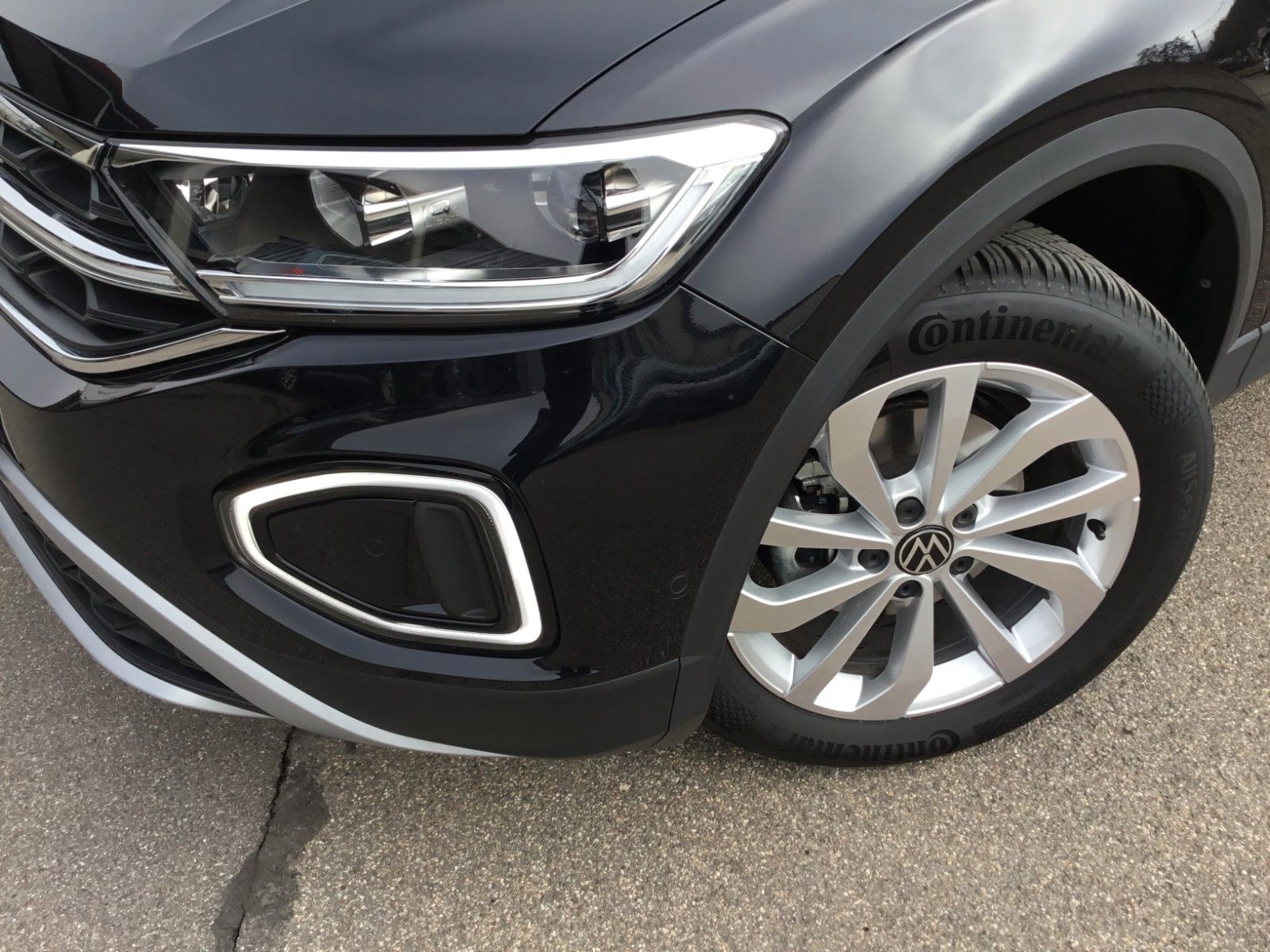 Fahrzeugabbildung Volkswagen T-Roc 1.5 TSI DSG Style+AHK+MatrixLED+ACC+Pano